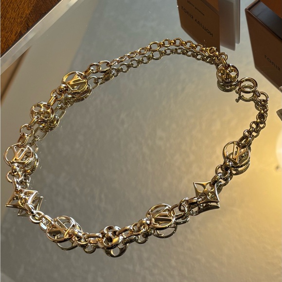 Beautiful LOUIS VUITTON Collier Crazy in lock M00371 Gold Necklace - Picture 7 of 15